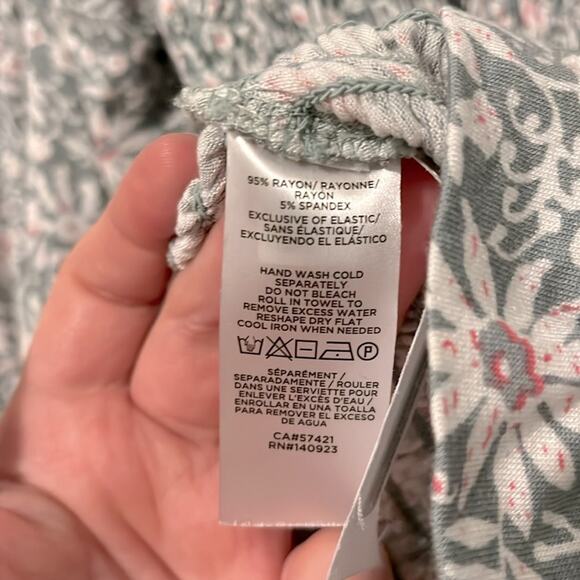 LOFT 3/4 Sleeve Floral Smocked Cropped Off The Shoulder Top, NWT - Picture 12 of 12